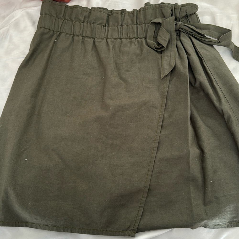 Express, size S, army green mini skirt